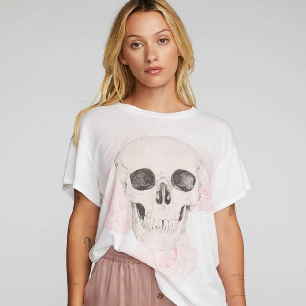 Skull & Roses Tee by Chaser brand Size Large NWT